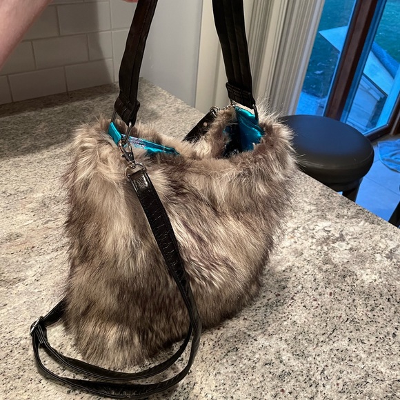 NEW Cream and Brown Faux Fur Crossbody Bag - Picture 3 of 11